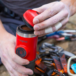 Mobile Kaffeemaschine Wacaco Nanopresso (red patrol) + weiche Kapsel