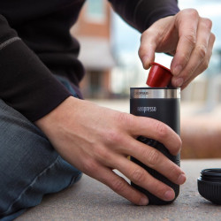 Mobile Kaffeemaschine Wacaco Nanopresso (schwartz) + Nespresso adapter